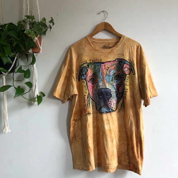 The Mountain Dog Lovers Rainbow Graphic T-shirt